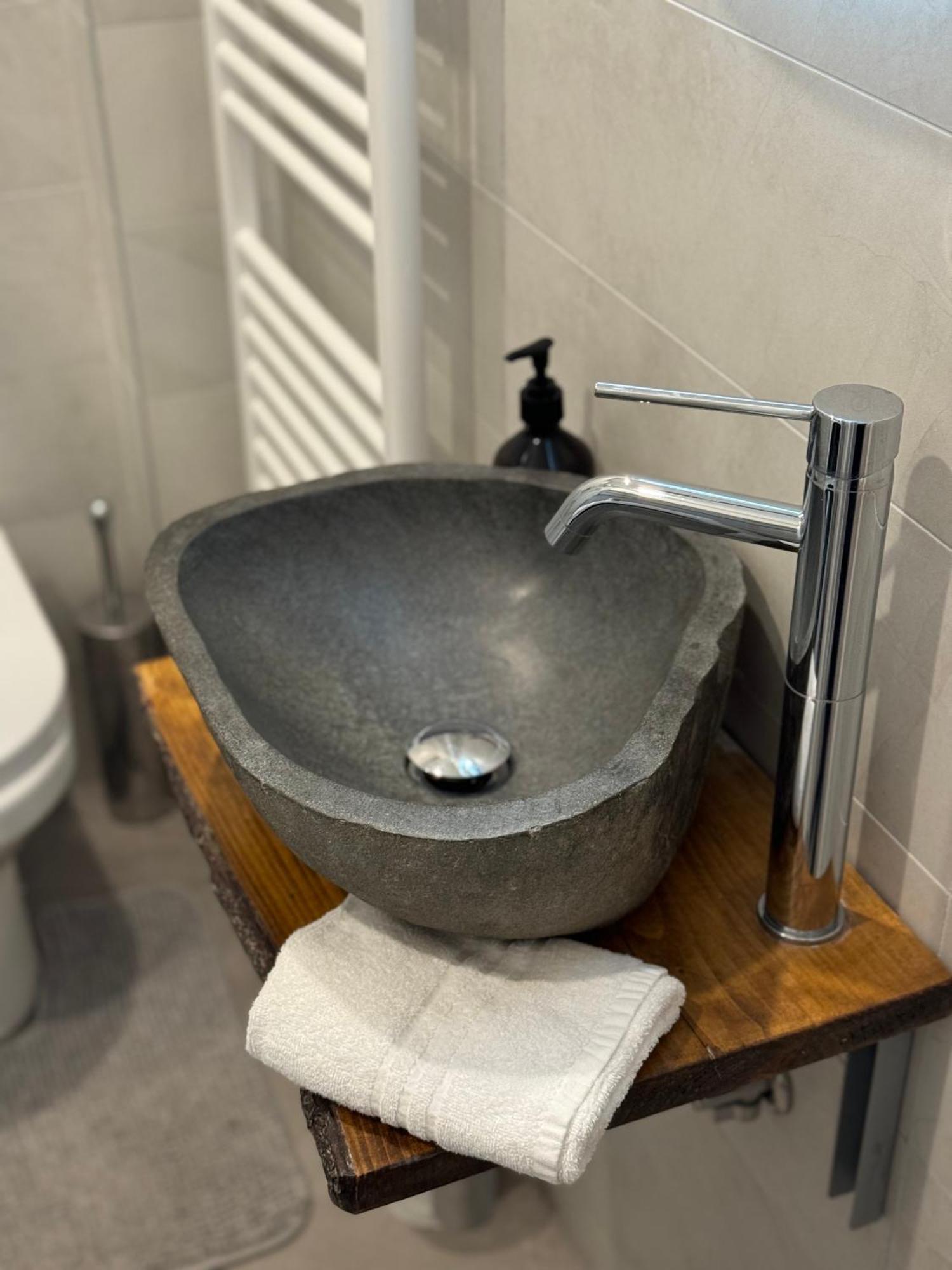 Maison Floran Appartamento In Centro A Trieste Bagian luar foto